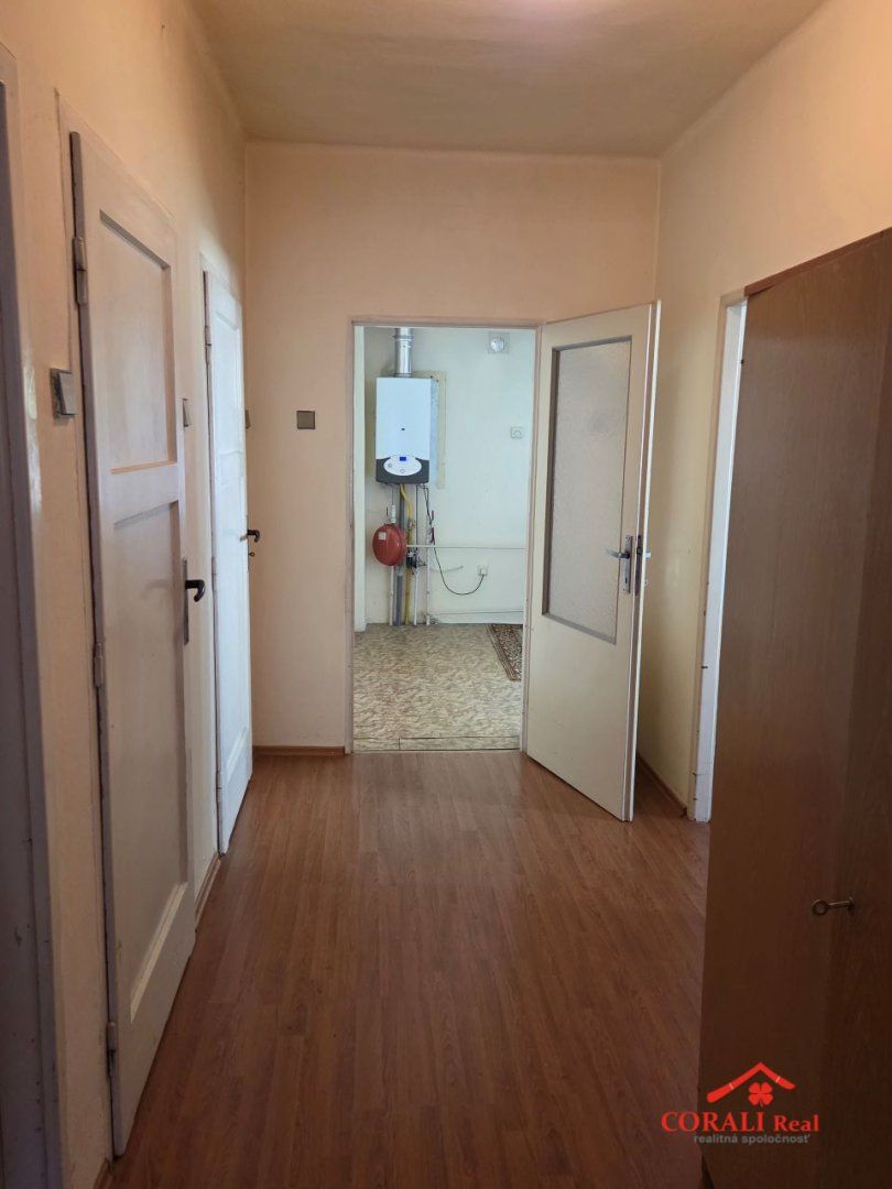 PREDAJ  3i RD, pozemok 702 m2, Ivanka pri Dunaji