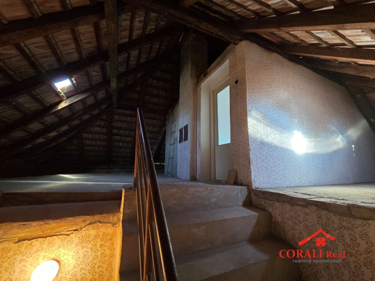 PREDAJ  3i RD, pozemok 702 m2, Ivanka pri Dunaji