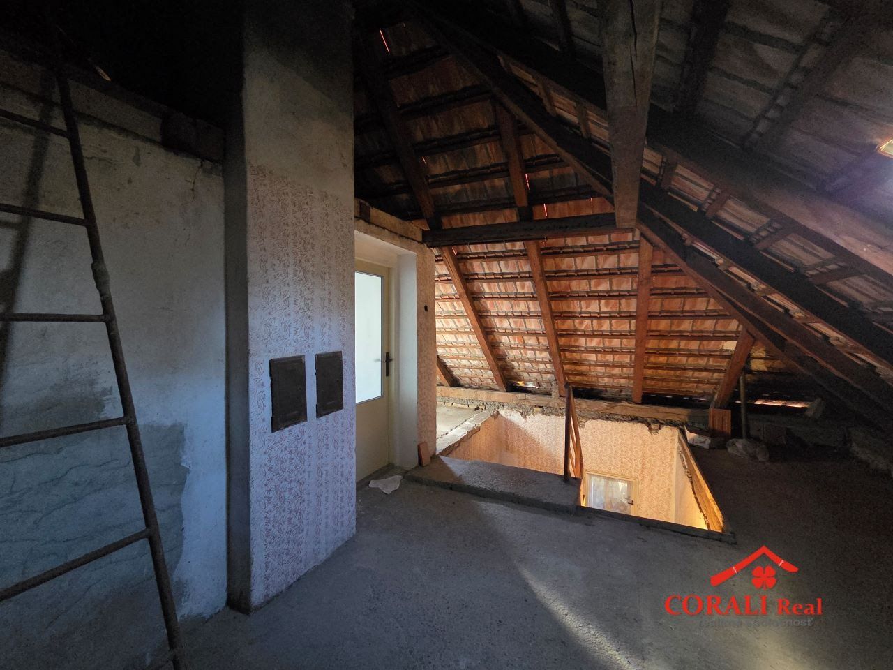 PREDAJ  3i RD, pozemok 702 m2, Ivanka pri Dunaji