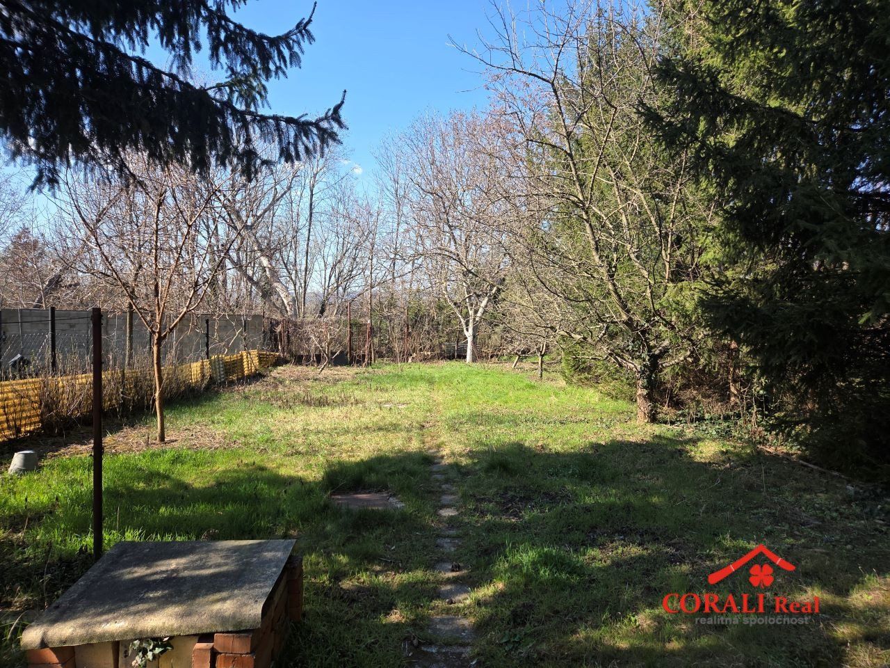 PREDAJ  3i RD, pozemok 702 m2, Ivanka pri Dunaji