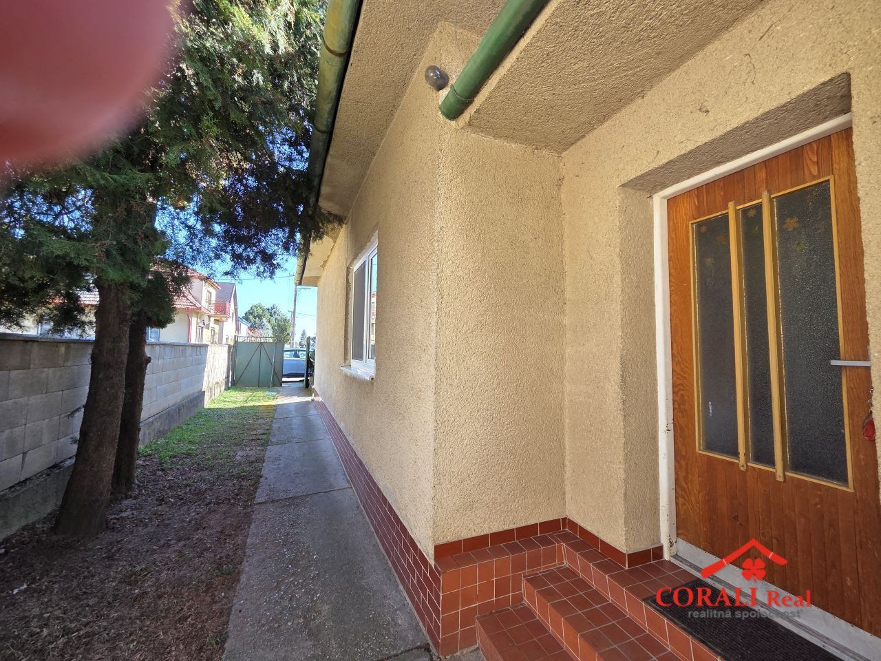 PREDAJ  3i RD, pozemok 702 m2, Ivanka pri Dunaji