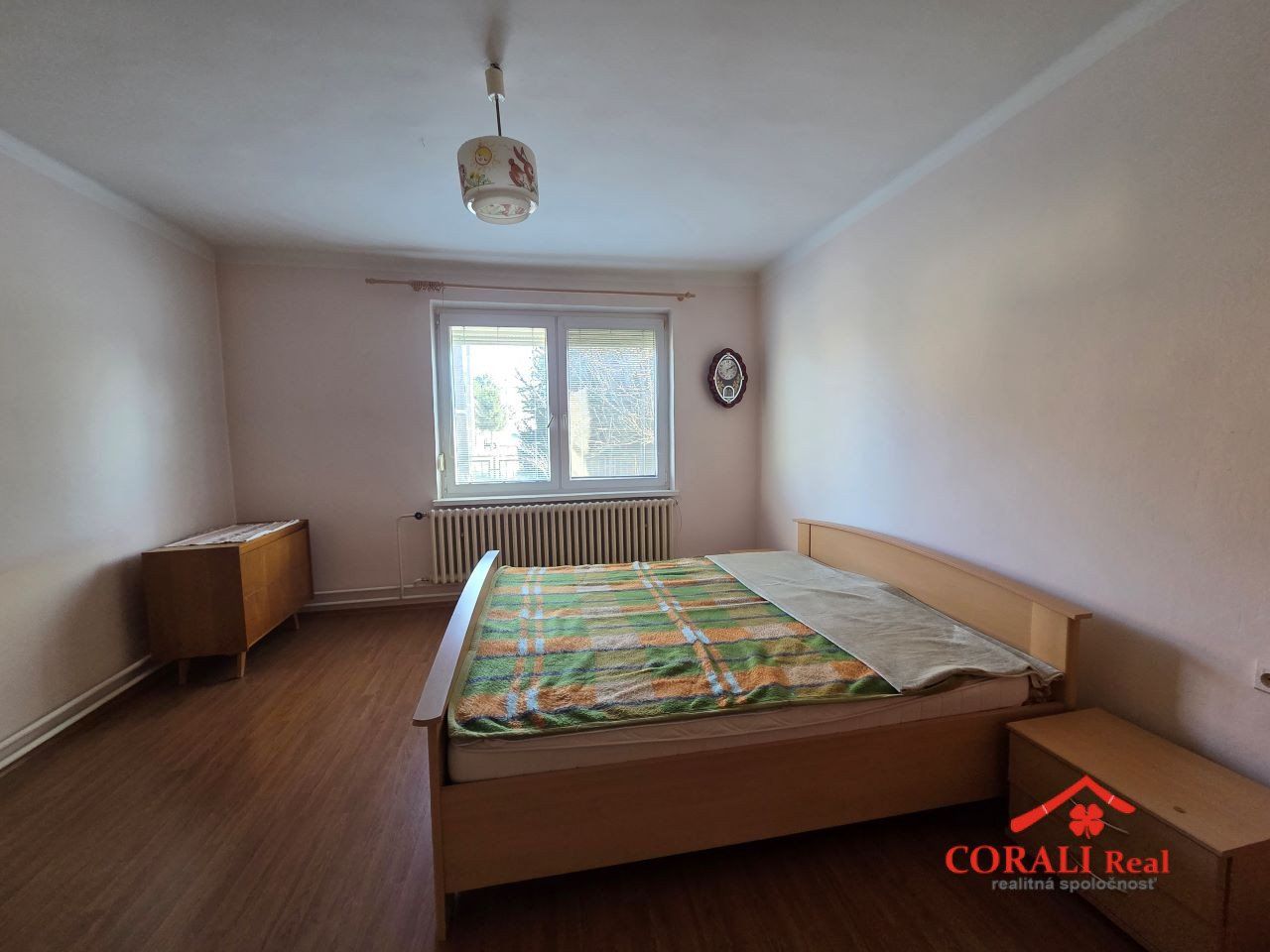 PREDAJ  3i RD, pozemok 702 m2, Ivanka pri Dunaji