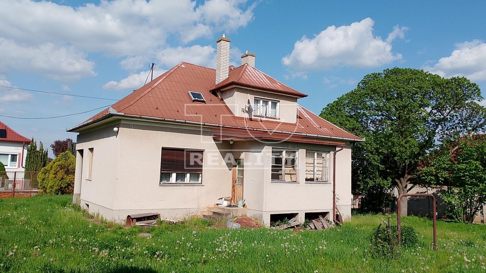 TUreality ponúka na predaj priestranný rodinný dom vo Vrbovom