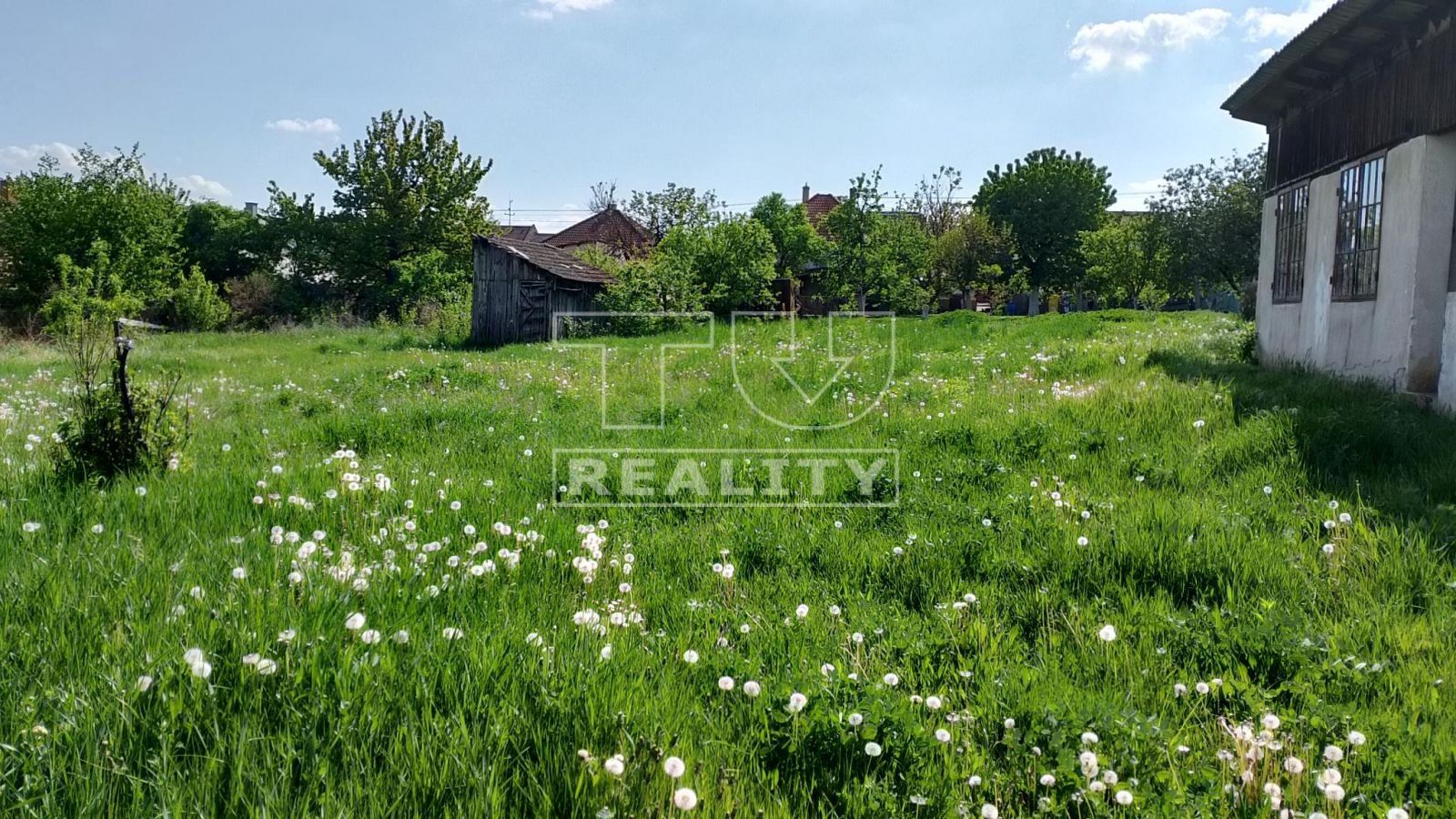TUreality ponúka na predaj priestranný rodinný dom vo Vrbovom