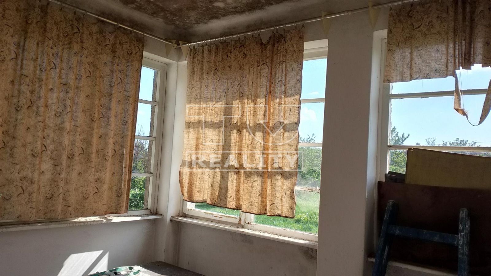 TUreality ponúka na predaj priestranný rodinný dom vo Vrbovom