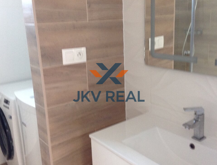 Prenájom Iný Iný-Prenájom-Bratislava - mestská časť Vrakuňa-1200.00 €