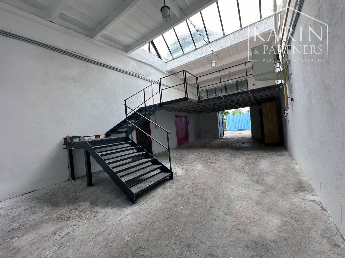 Prenájom viacúčelová hala/ sklad 154m2 + vonkajší prístrešok/ parkovisko 48,77m2, Podunajské Biskupice, BA II.