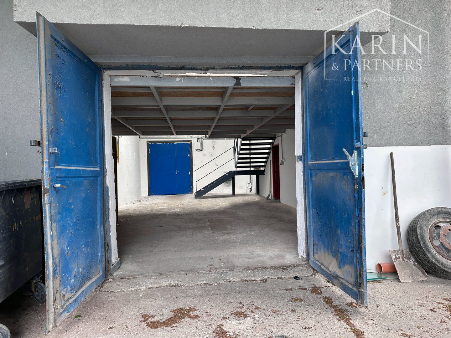 Prenájom viacúčelová hala/ sklad 154m2 + vonkajší prístrešok/ parkovisko 48,77m2, Podunajské Biskupice, BA II.