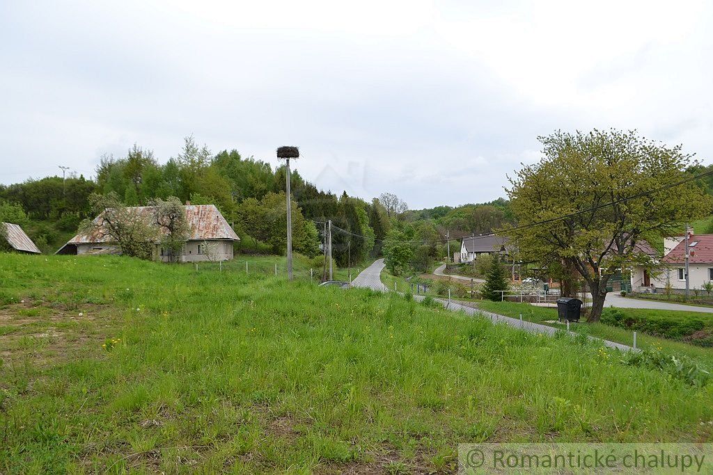 Pozemok s pivnicou na vyvýšenom mieste 33á- Kečkovce