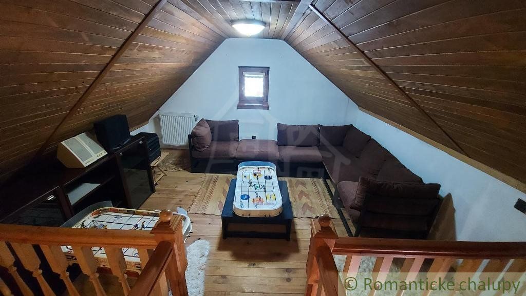 Štýlová, priestranná chalupa na 18 á udržiavanom pozemku, polosamota Myjavské kopanice na predaj