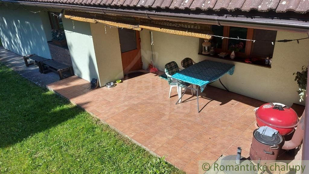 Štýlová, priestranná chalupa na 18 á udržiavanom pozemku, polosamota Myjavské kopanice na predaj