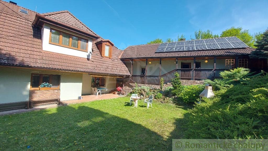 Štýlová, priestranná chalupa na 18 á udržiavanom pozemku, polosamota Myjavské kopanice na predaj