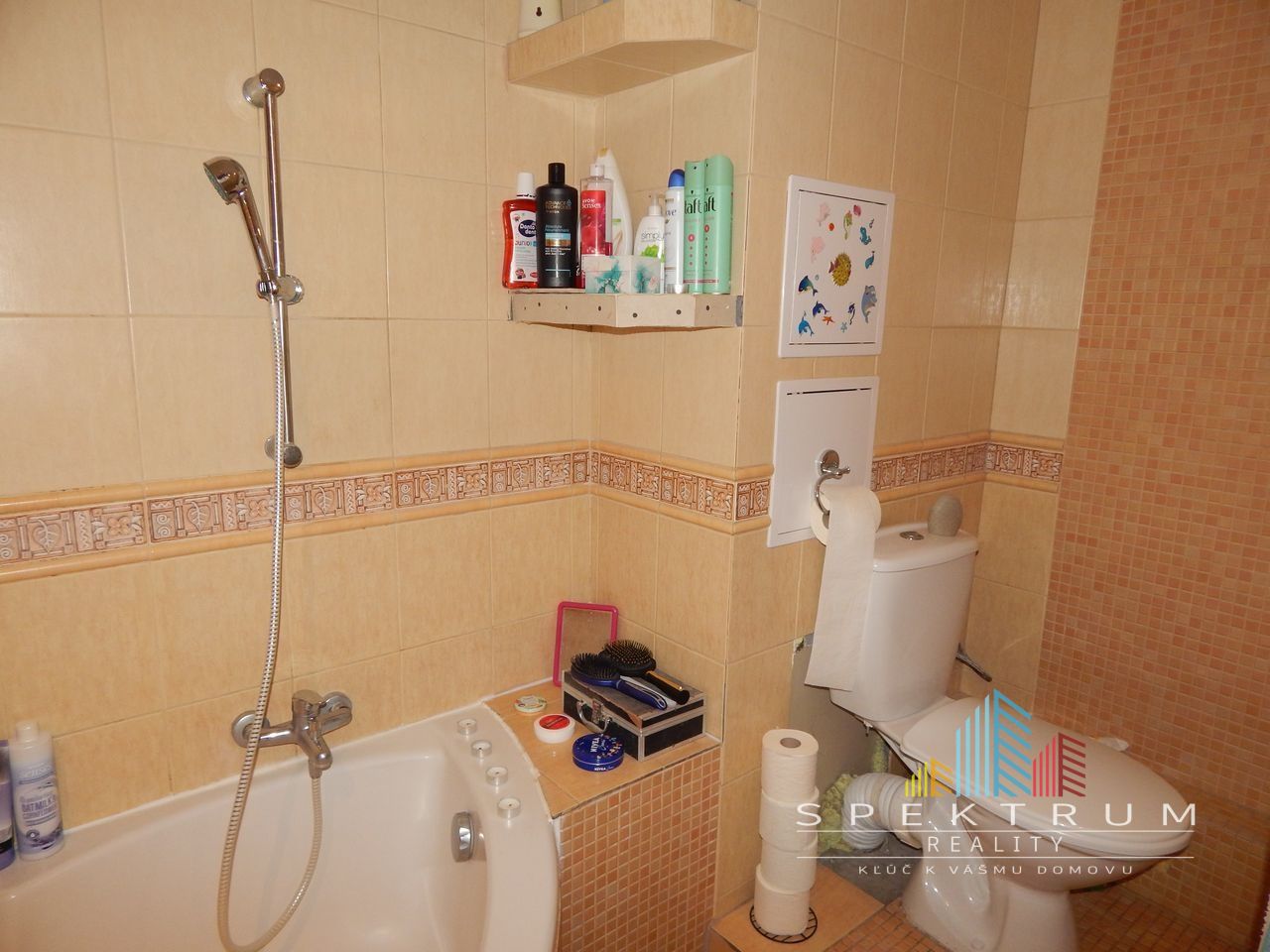 EXKLUZÍVNE-SPEKTRUM REALITY- Na Predaj 2-izbový byt, 58 m2 s balkónom, Handlová, ul. Prievidzská