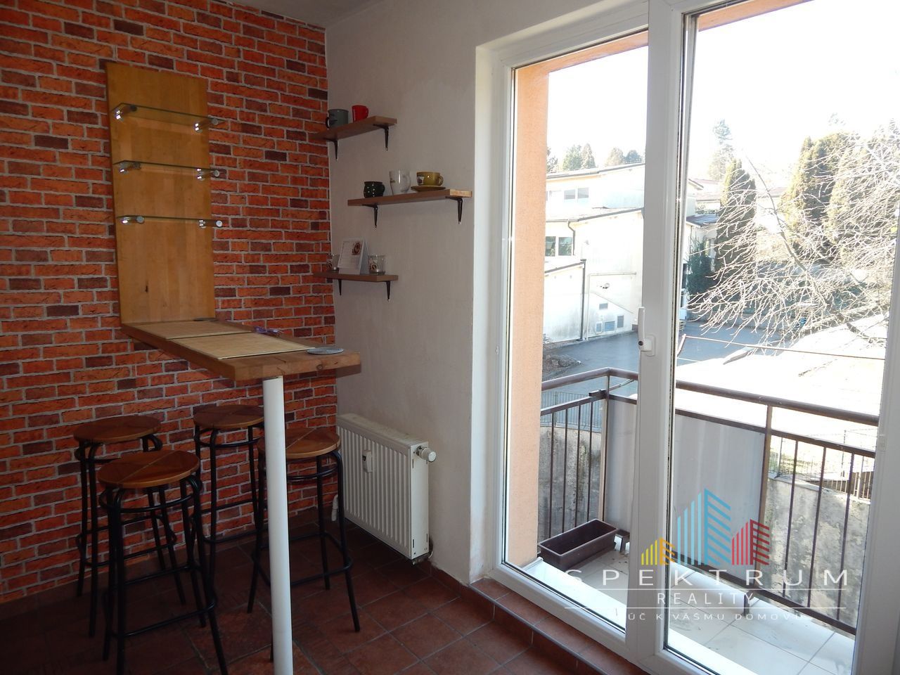 EXKLUZÍVNE-SPEKTRUM REALITY- Na Predaj 2-izbový byt, 58 m2 s balkónom, Handlová, ul. Prievidzská