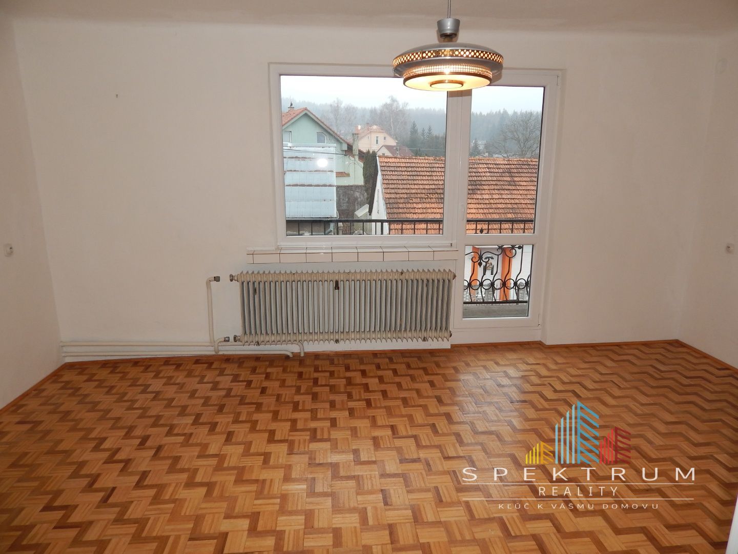 SPEKTRUM REALITY- NA PREDAJ 5-IZBOVÝ DVOJPODLAŽNÝ RODINNÝ DOM S TERASOU A GARÁŽOU, HANDLOVÁ