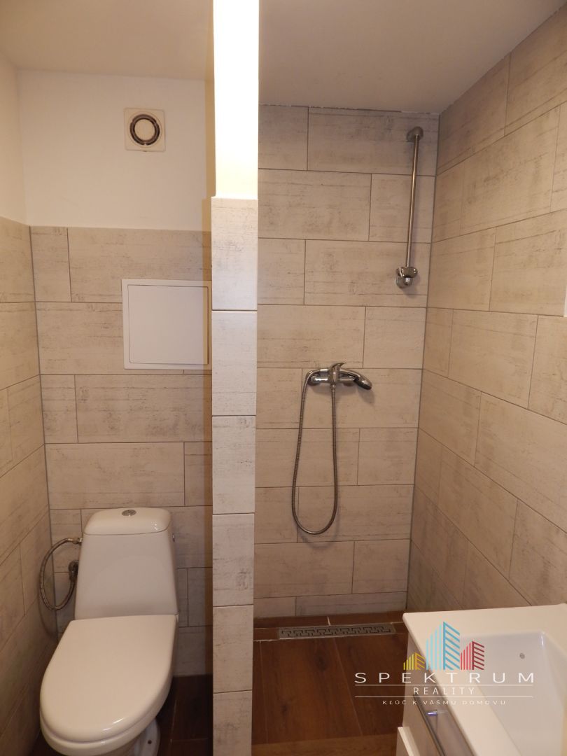 SPEKTRUM REALITY- Na PREDAJ komplet rekonštruovaný 2-izbový byt, 29 m2, Handlová, 29.Augusta