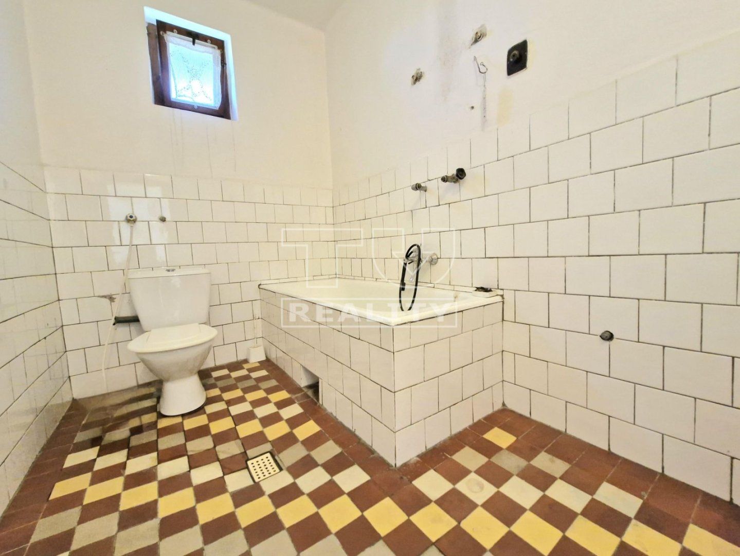 Na predaj: 3-izbový rodinný dom s veľkým pozemkom – Ludanice, okr. Topoľčany