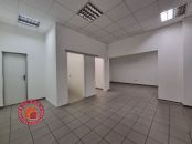 45 m2 OBCHODNÝ PRIESTOR V SENCI, pešia zóna