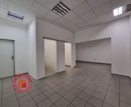 45 m2 OBCHODNÝ PRIESTOR V SENCI, pešia zóna