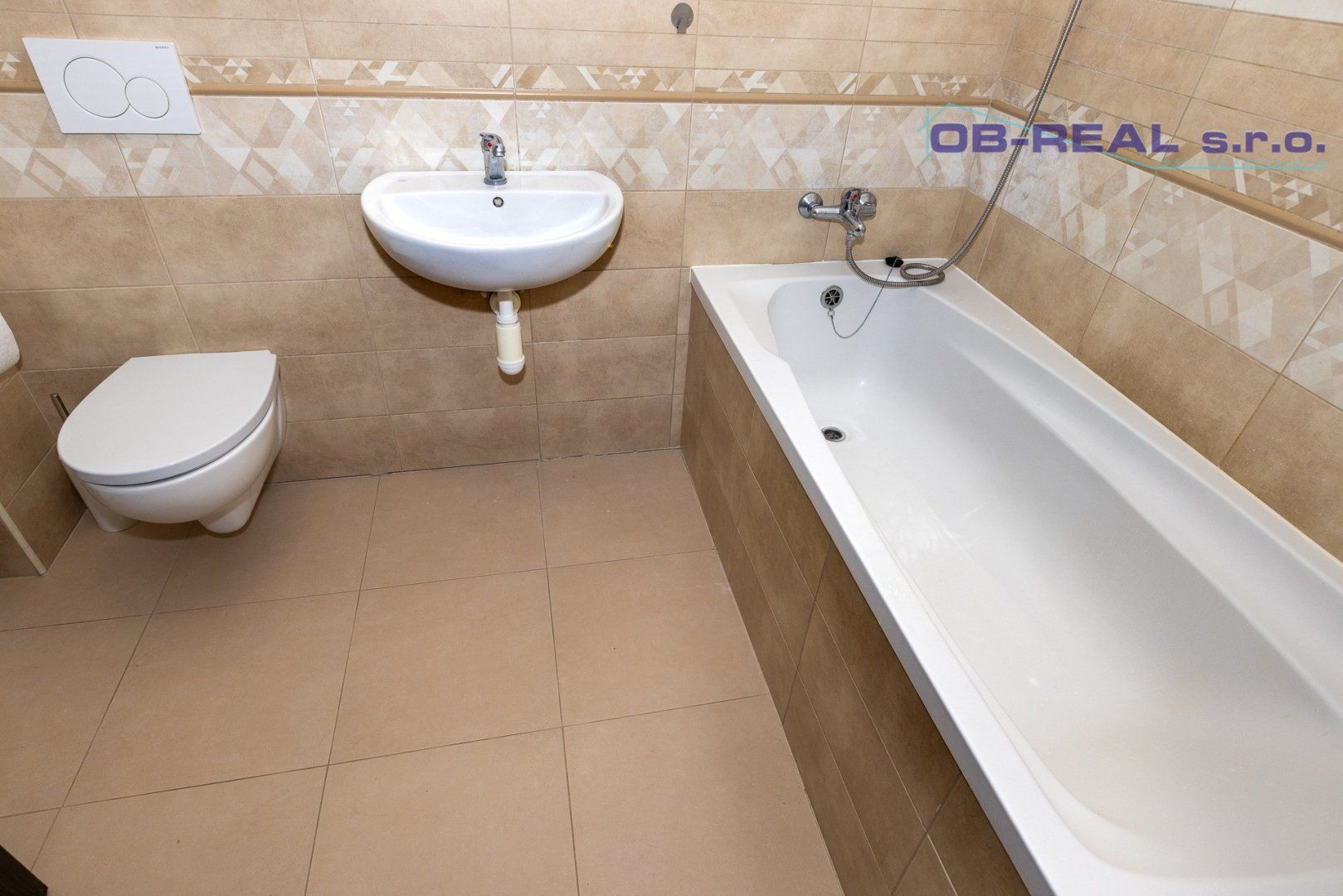 Prenájom č. zariadeného 2izb bytu 58m2 3/6p. Galanta West