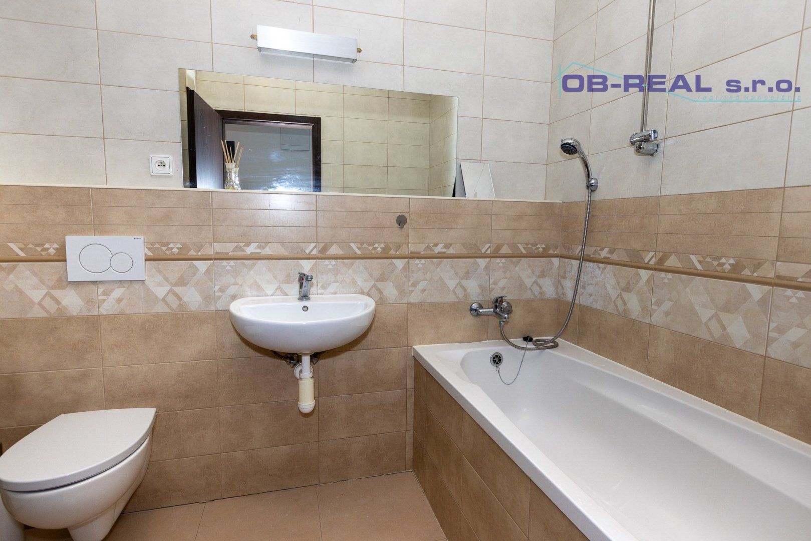 Prenájom č. zariadeného 2izb bytu 58m2 3/6p. Galanta West