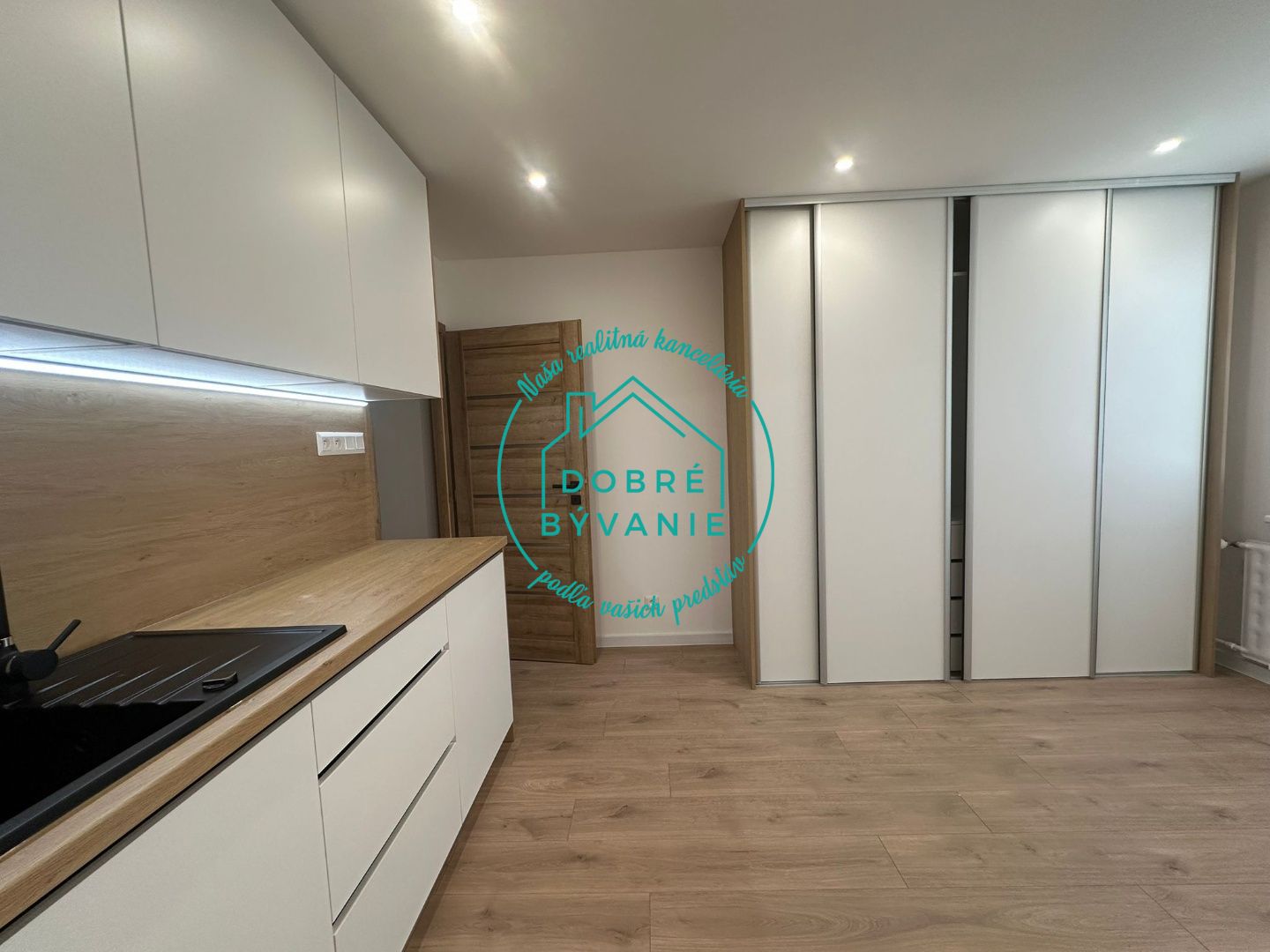 Exkluzívna zariadená garsónka v centre mesta