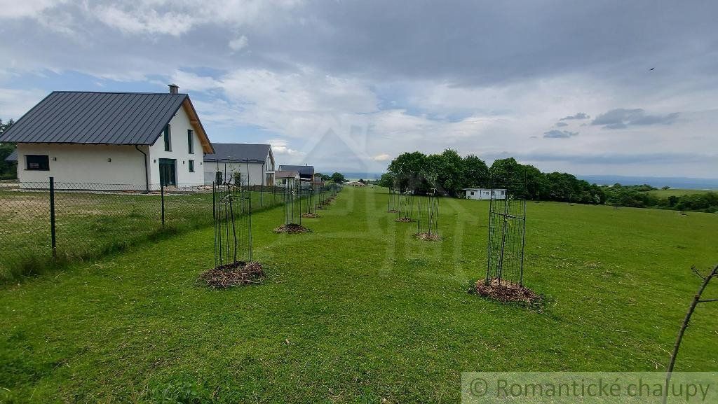 Novostavba 4-izbový dom v lone prírody, na okraji rekreačnej oblasti Skalica - Zlatnícka dolina, na predaj