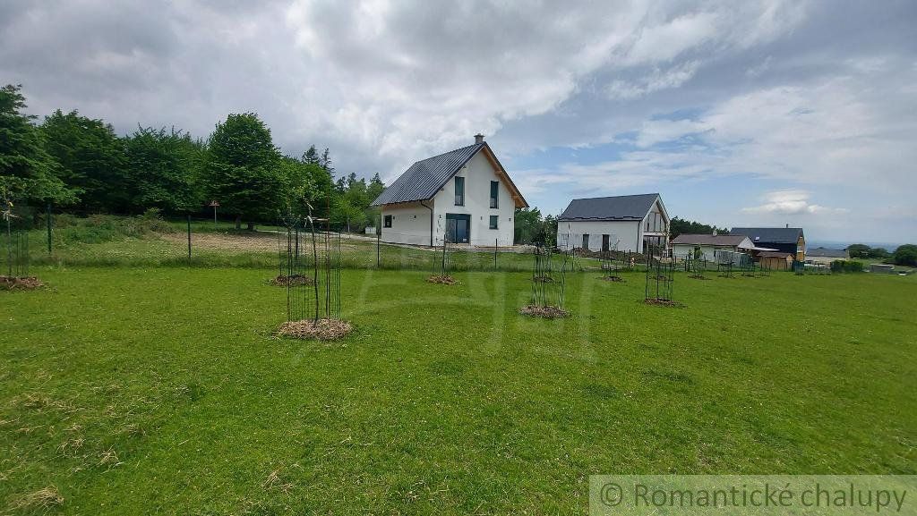 Novostavba 4-izbový dom v lone prírody, na okraji rekreačnej oblasti Skalica - Zlatnícka dolina, na predaj