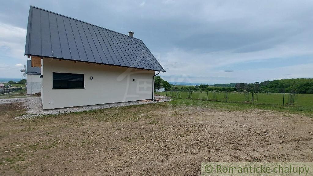 Novostavba 4-izbový dom v lone prírody, na okraji rekreačnej oblasti Skalica - Zlatnícka dolina, na predaj