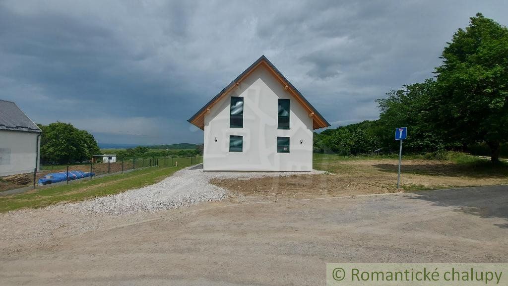 Novostavba 4-izbový dom v lone prírody, na okraji rekreačnej oblasti Skalica - Zlatnícka dolina, na predaj