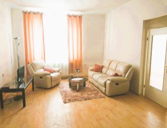 Zvolen, mesto – 3-izbový byt s loggiou a komorou, 85 m2 – prenájom