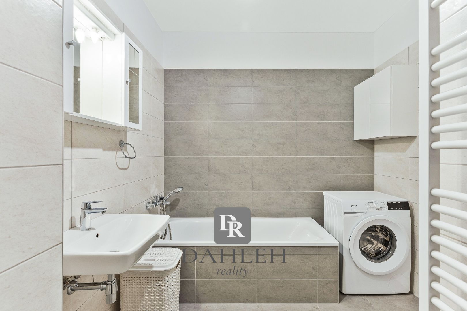 DAHLEH-Na predaj zariadený, príjemný 2 izbový apartmán s lodžiou v novostavbe