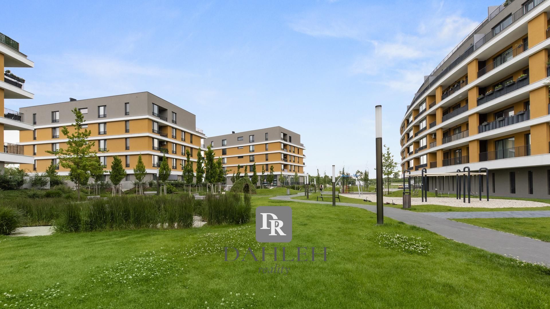 DAHLEH-Na predaj zariadený, príjemný 2 izbový apartmán s lodžiou v novostavbe