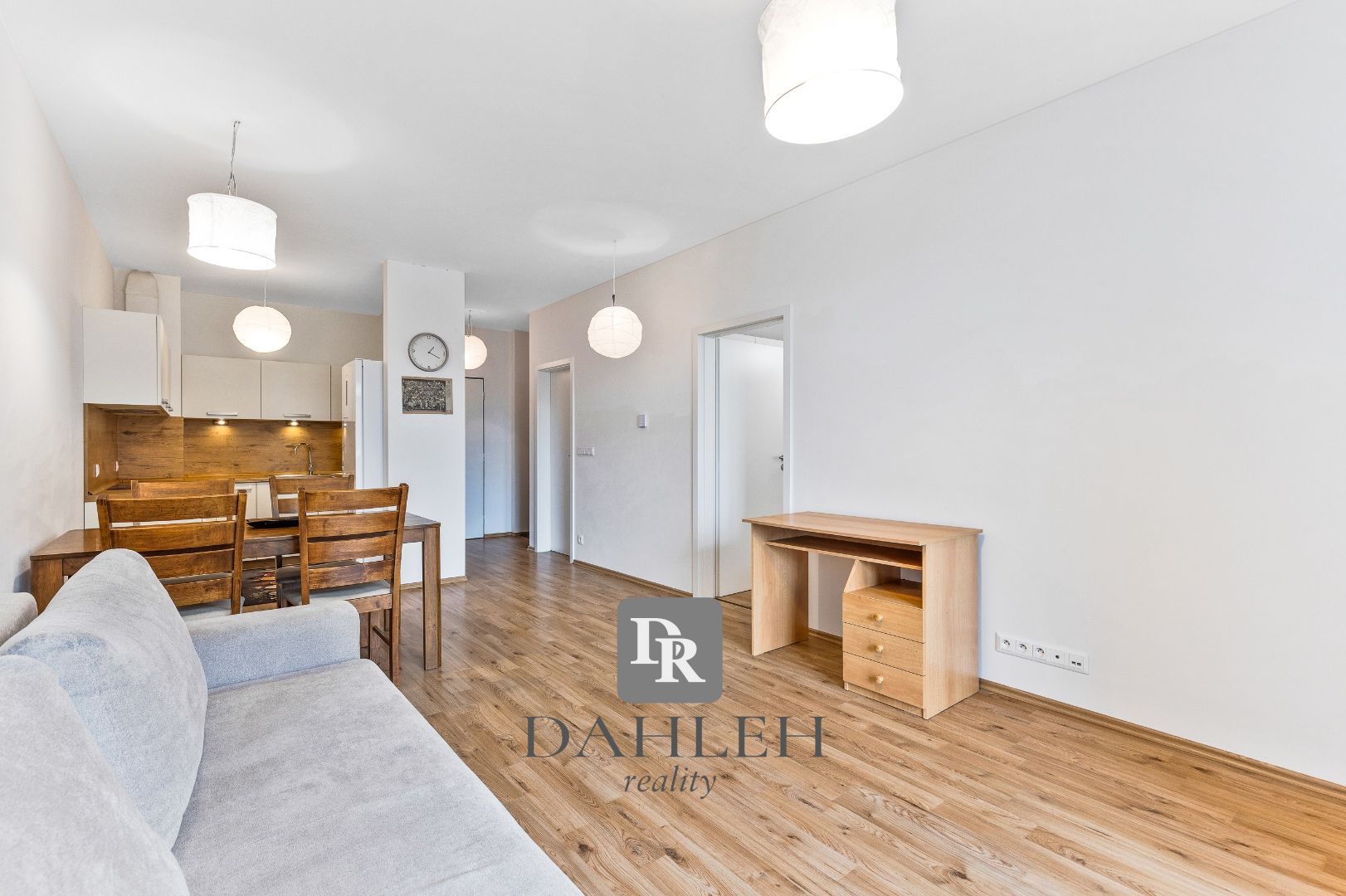 DAHLEH-Na predaj zariadený, príjemný 2 izbový apartmán s lodžiou v novostavbe