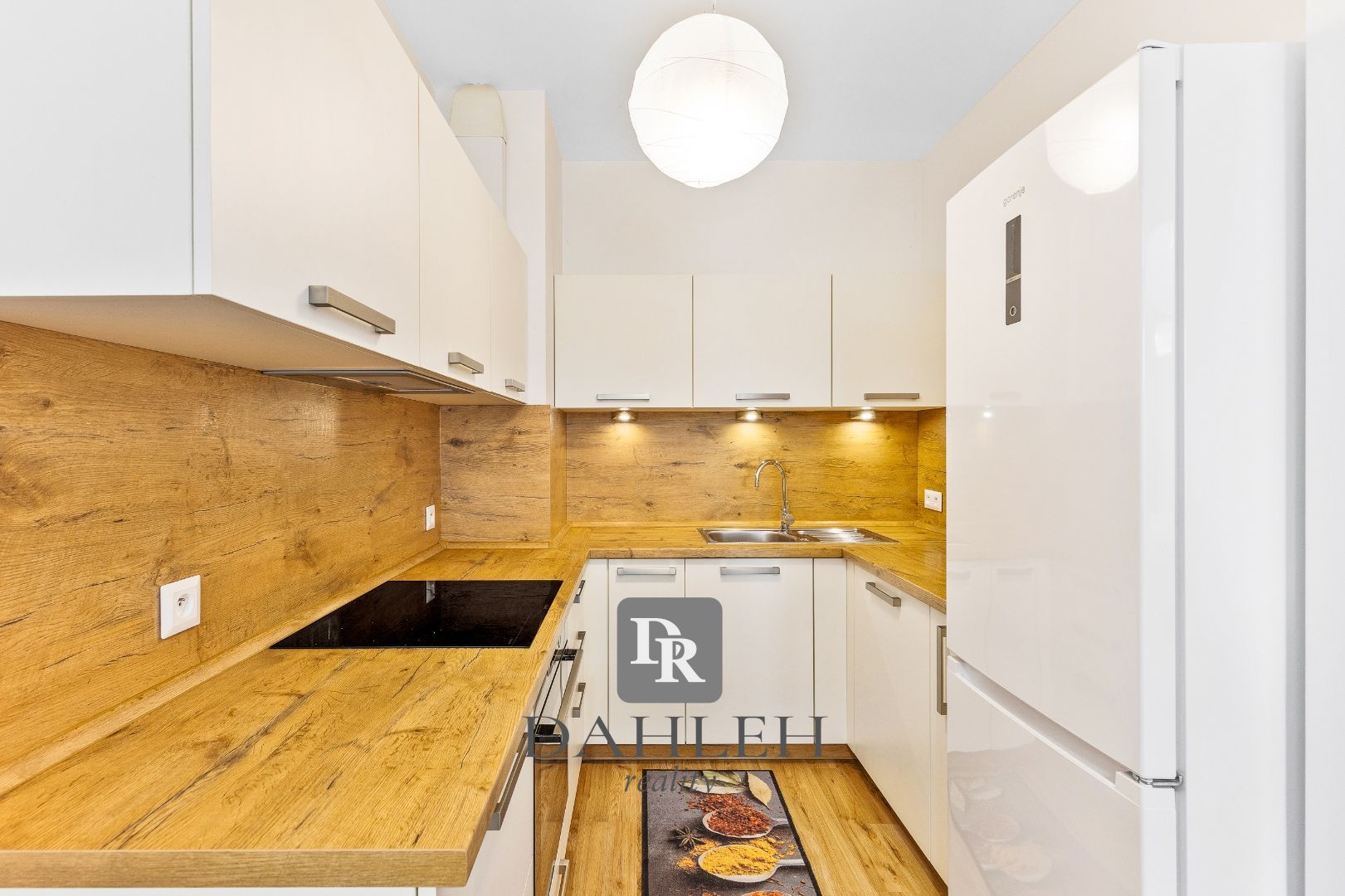 DAHLEH-Na predaj zariadený, príjemný 2 izbový apartmán s lodžiou v novostavbe