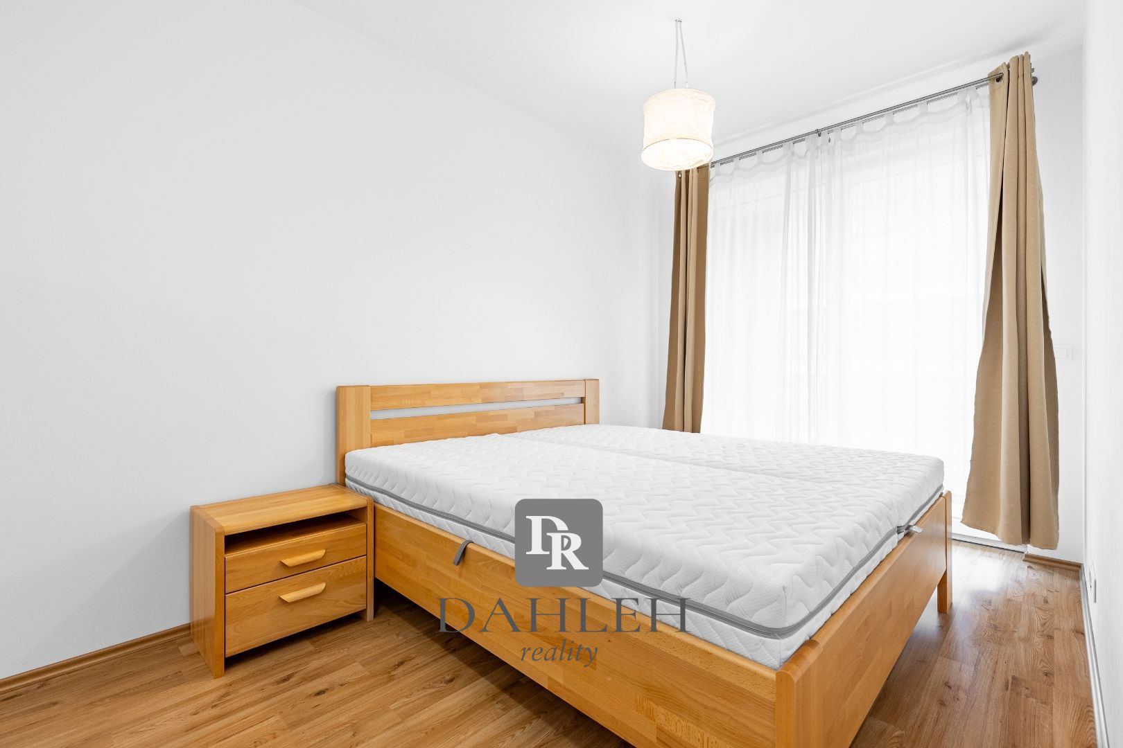 DAHLEH-Na predaj zariadený, príjemný 2 izbový apartmán s lodžiou v novostavbe