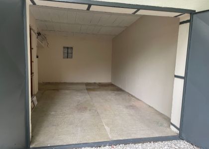 Garáž v Novom Meste n/V - na ul. Kpt. Nálepku, 20m2, elektrina
