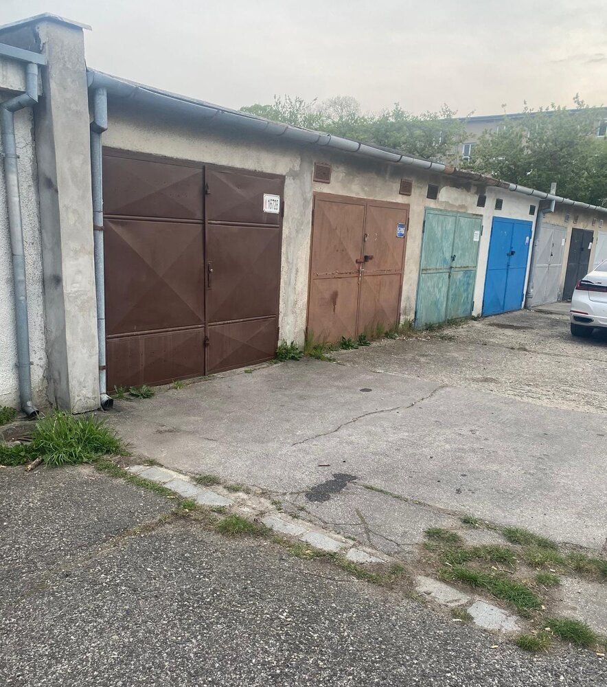 Predaj Garáž Garáž-Predaj-Bratislava - mestská časť Ružinov-57000.00 €