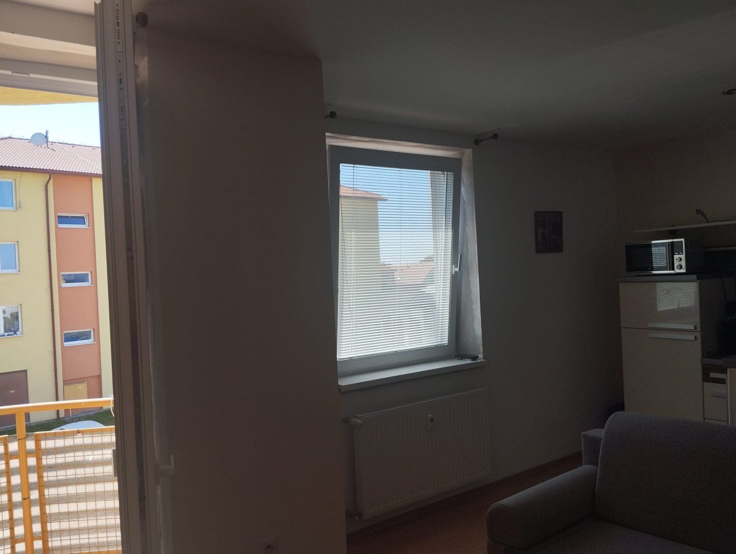 Na predaj 1 izbový byt s balkónom, obec Vlčkovce.