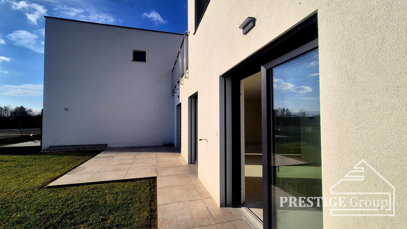 Predaj Rodinný dom Rodinný dom-Predaj-Trenčín-369900.00 €