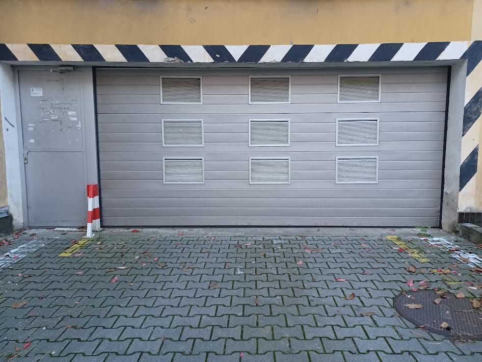 Predaj Garáž Garáž-Predaj-Bratislava - mestská časť Karlova Ves-45000.00 €