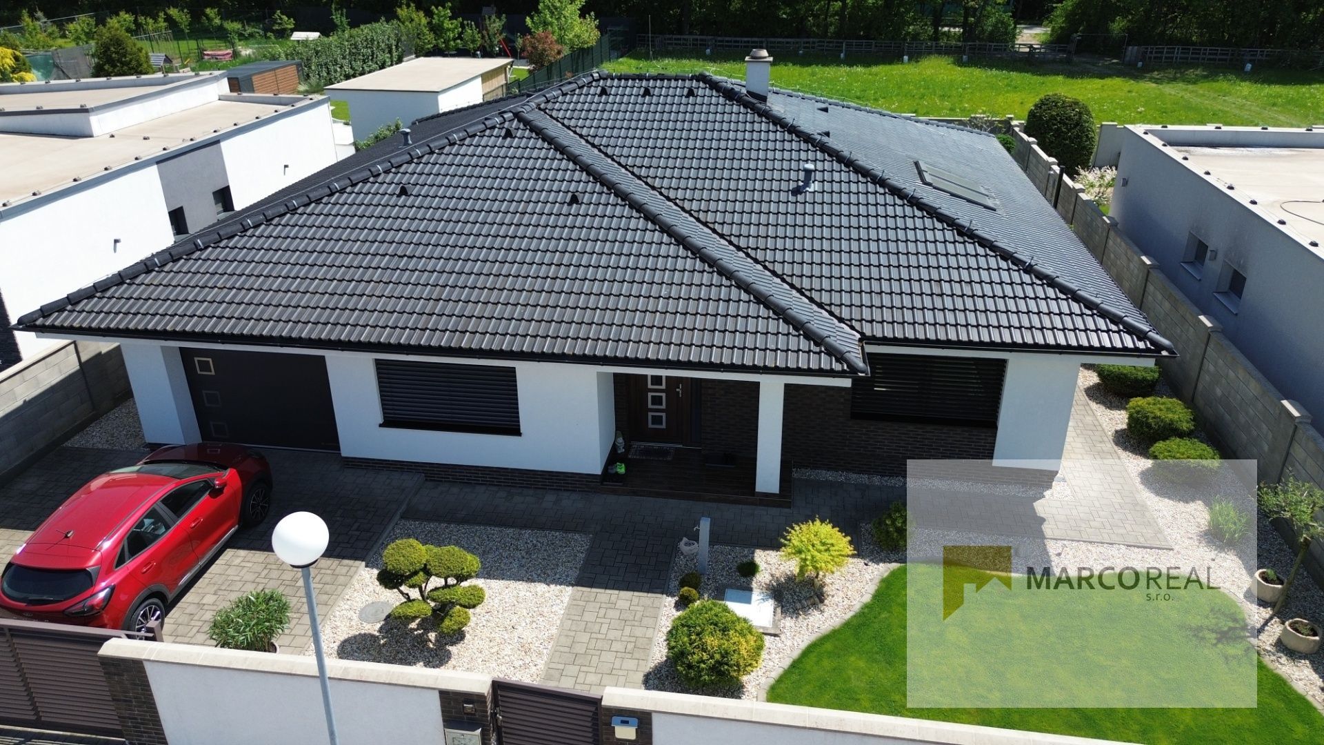Krásna 4-izb. NOVOSTAVBA RD na ul. OSKARA ČEPANA v Trnave, pozemok 595 m2, výmera domu 161,8 m2, zariadený