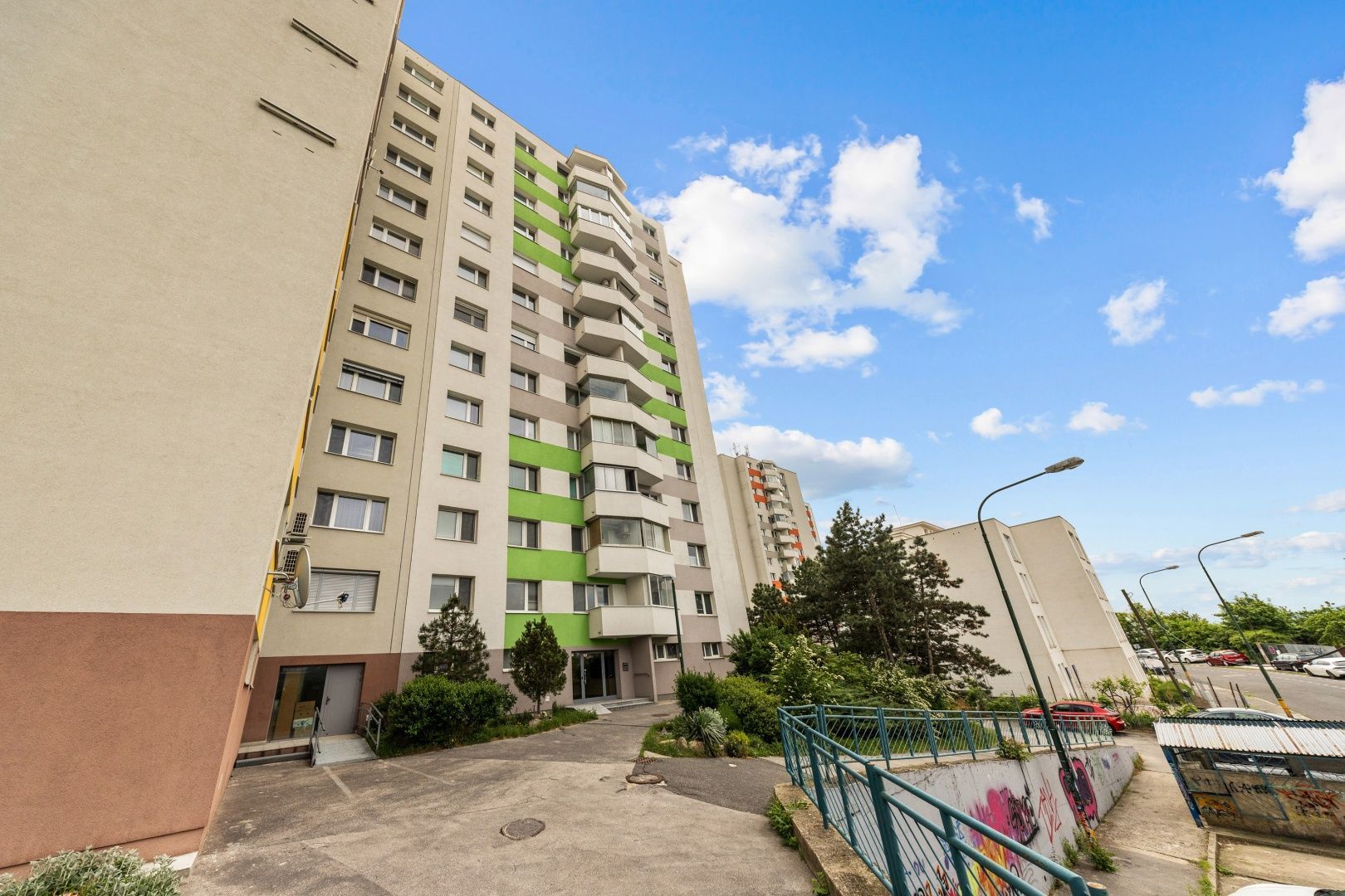Predaj Iný Iný-Predaj-Bratislava - mestská časť Karlova Ves-205000.00 €