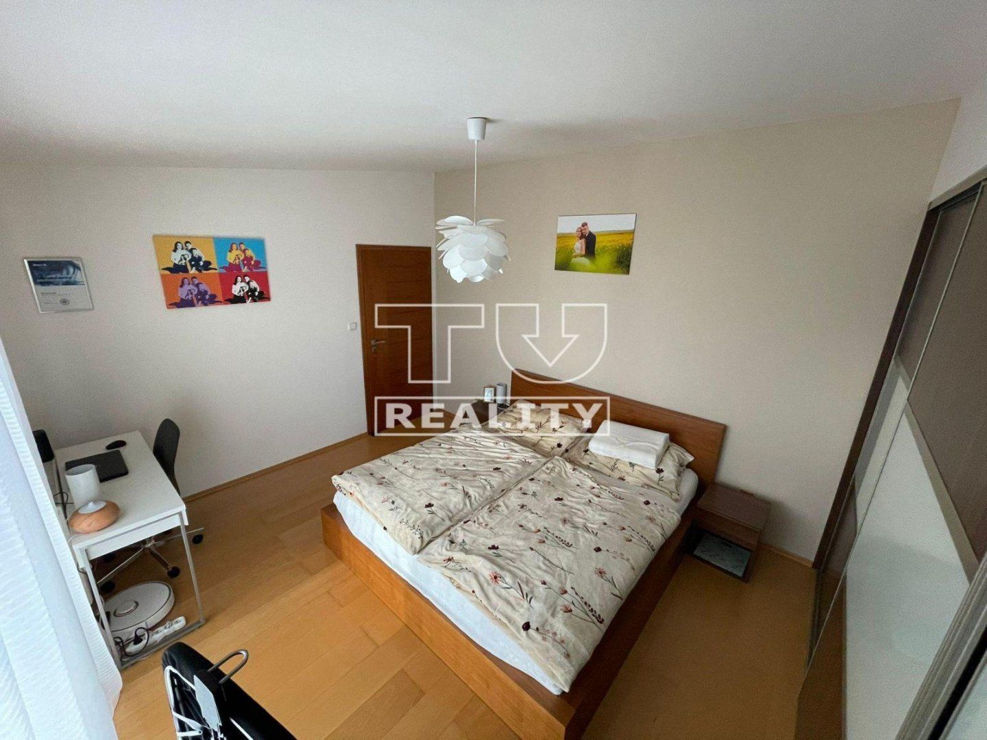 Moderný 3-izbový byt s loggiou, parkovaním a zariadením v novostavbe – 71,43 m²