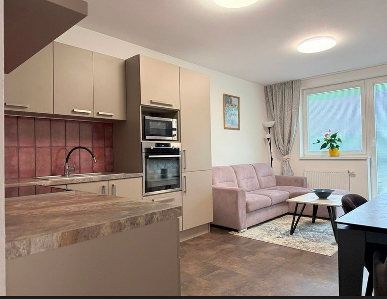 Predaj Iný Iný-Predaj-Bratislava - mestská časť Dúbravka-311000.00 €