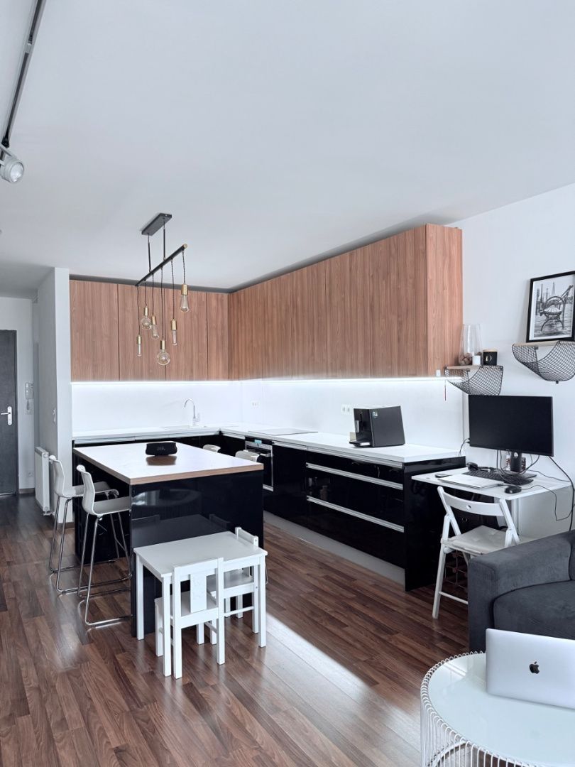 Predaj Iný Iný-Predaj-Bratislava - mestská časť Nové Mesto-295000.00 €