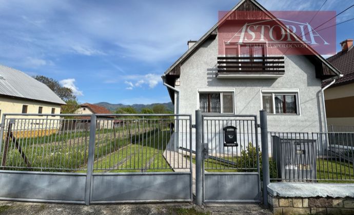 PREDAJ Rodinný dom v centre mesta Turany, s krásnym pozemkom