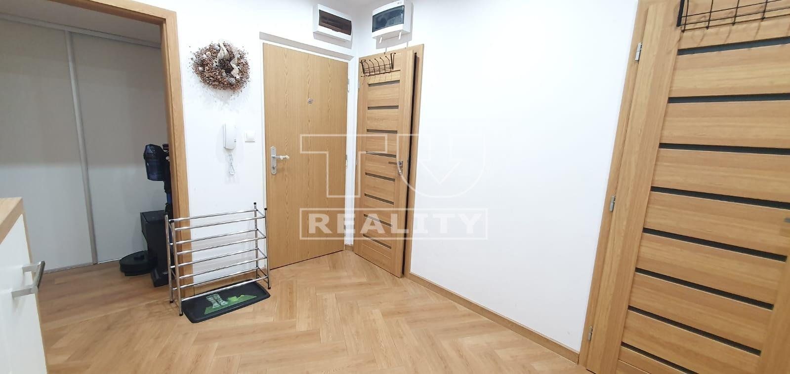 Predaj nádherného a kompletne zrekonštruovaného 4i bytu v Radvani, 102,42 m2