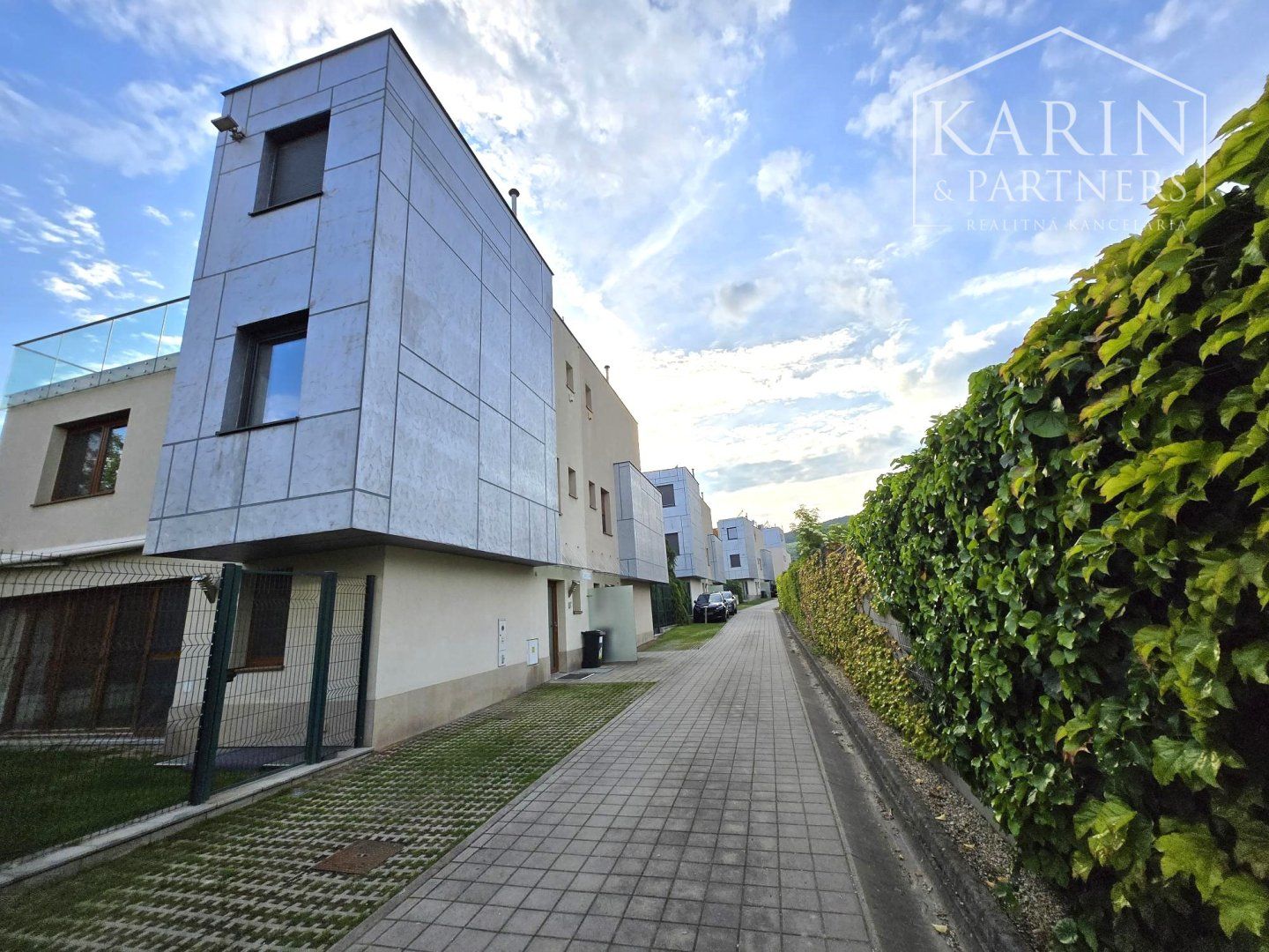 Prenájom -Moderné rodinné domy 150m2, 200m2, 350m2 - Nové mesto BA II