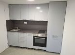 Samostatné bývanie - 1 izb byt Zlaté piesky s pozemkom 250m2, elektrina, voda, 50m od jazera